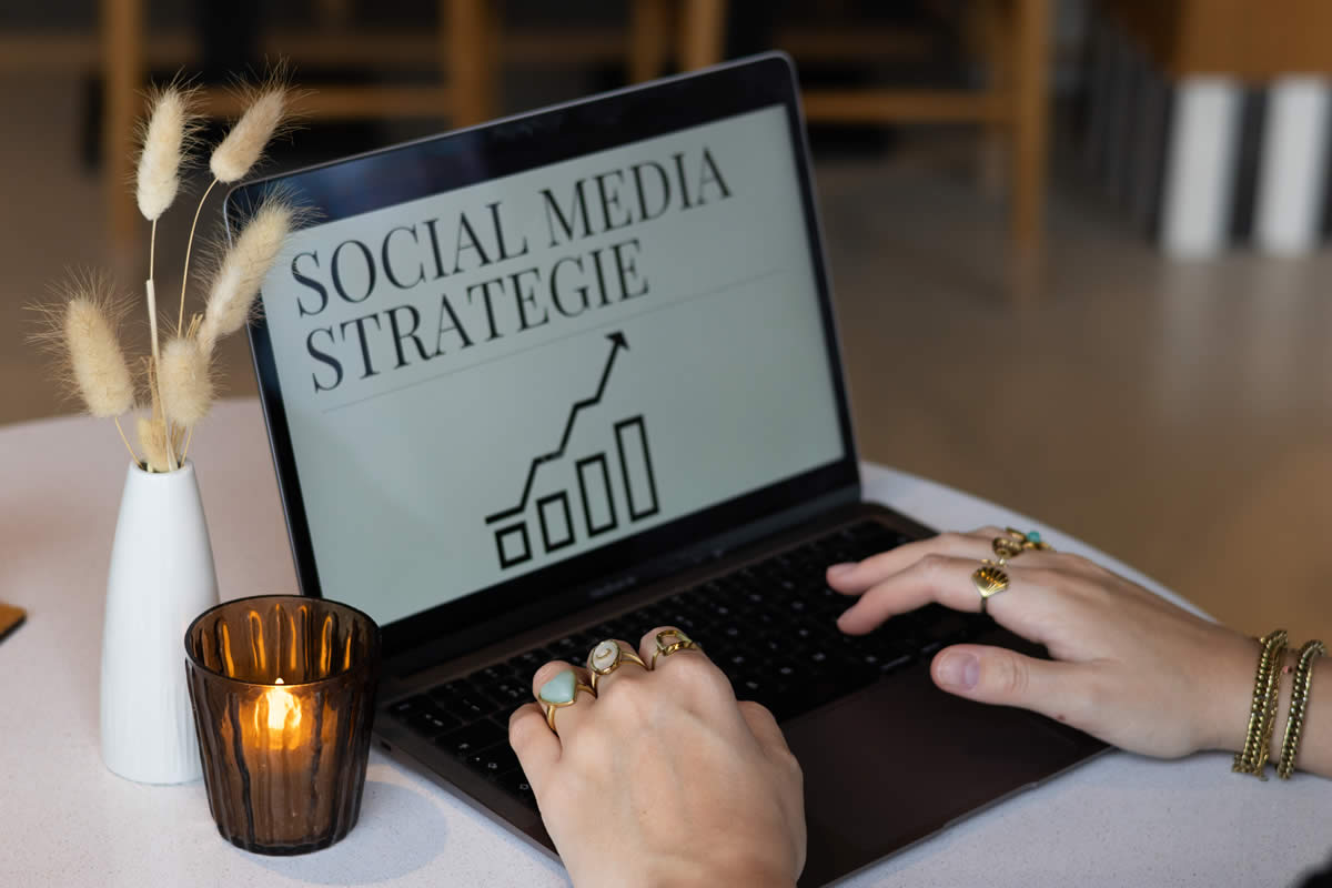 social media strategie stok media